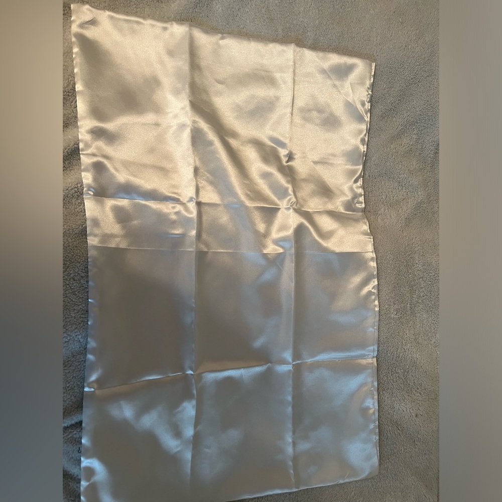 Brand new silk pillow cases